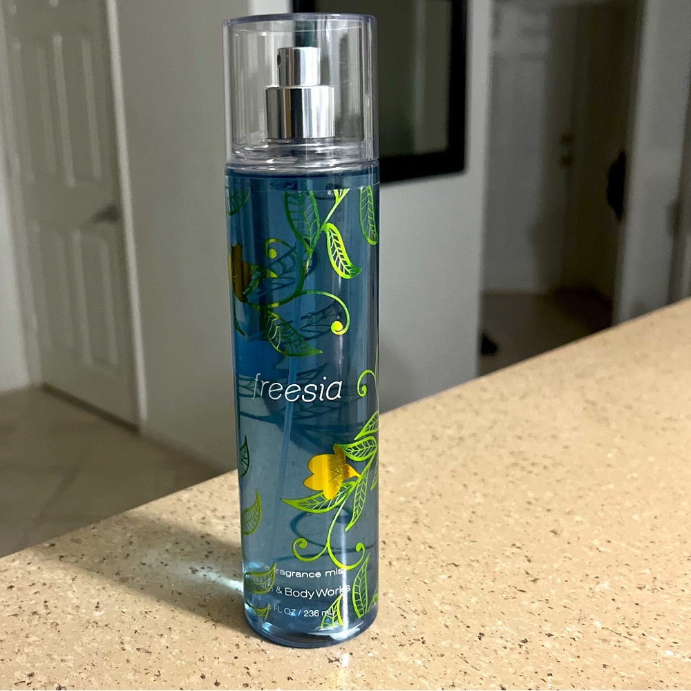 Freesia fragrance mist
